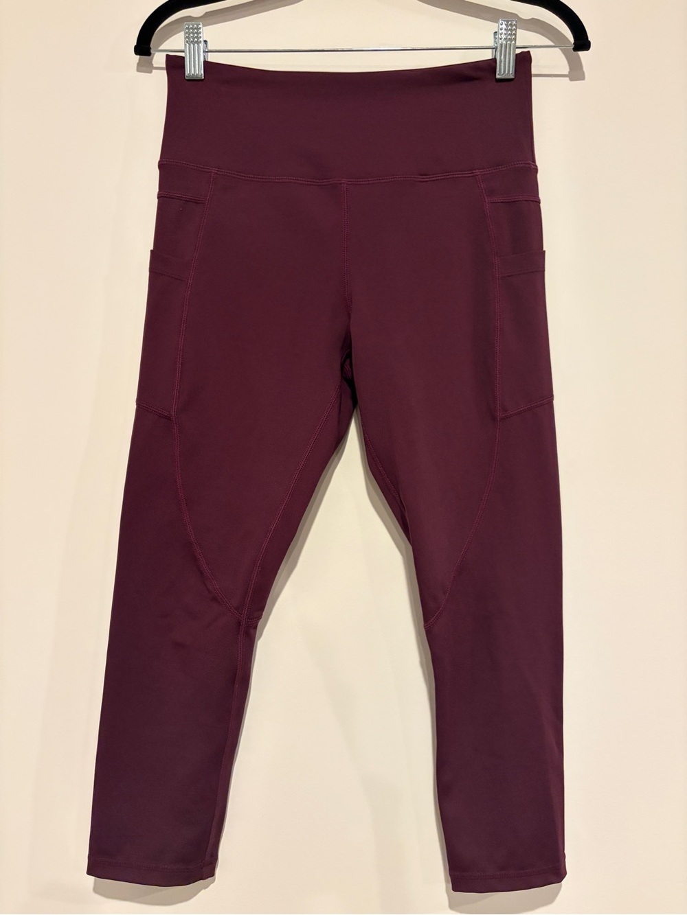 Zyia Active Size 6-8 Plum Maroon High Rise Pocket Cropped Leggings Athleisure